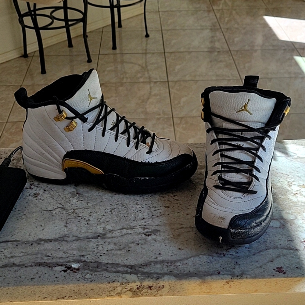 Jordan Jumpman sneakers, boy's sz 6